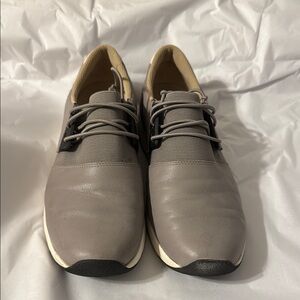 Vionic‎ Gray and Black Women's Sneakers